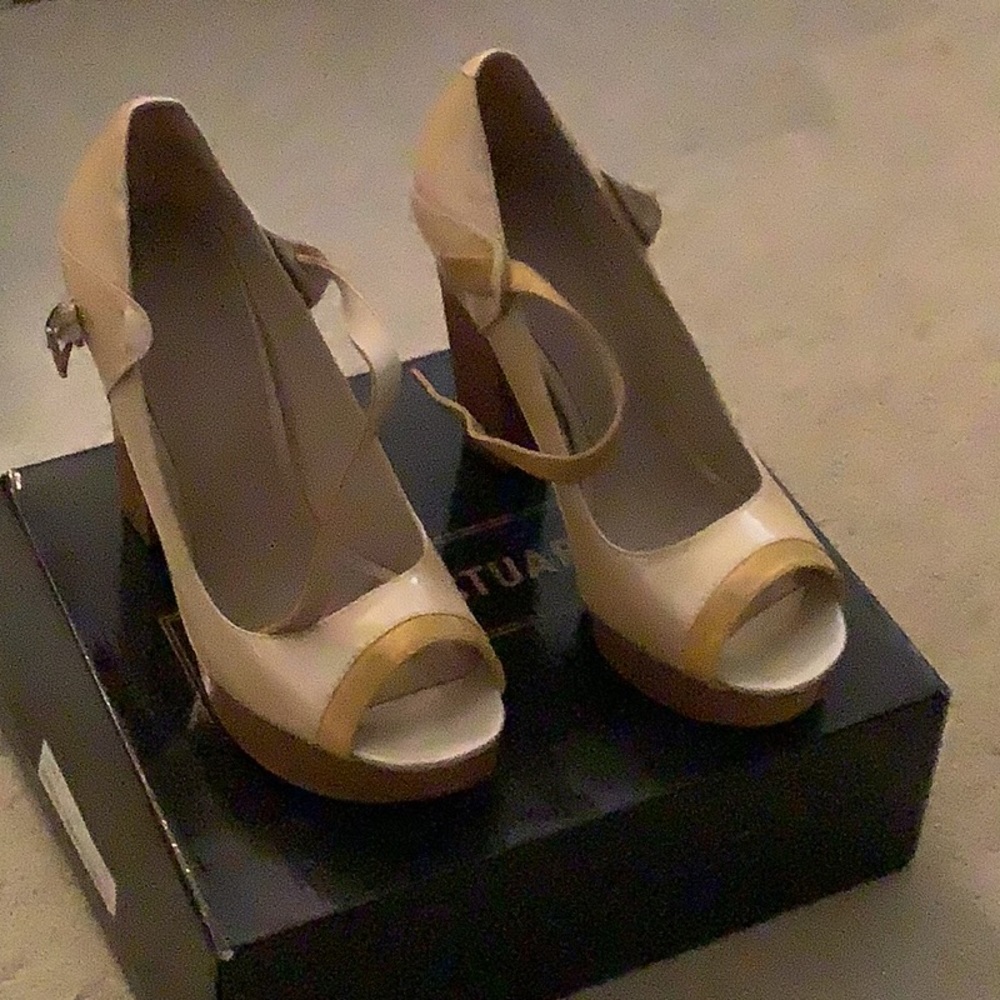 8M tan high heel